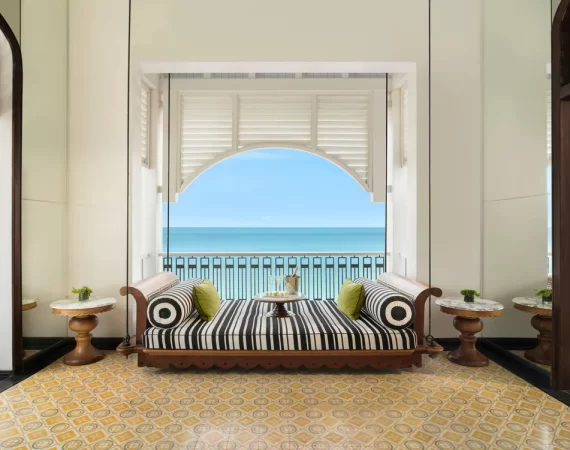 Deluxe double room with king bed